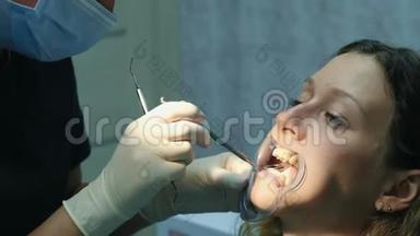 拜访牙医，安装支架系统，矫正错牙合.. 矫正师矫正